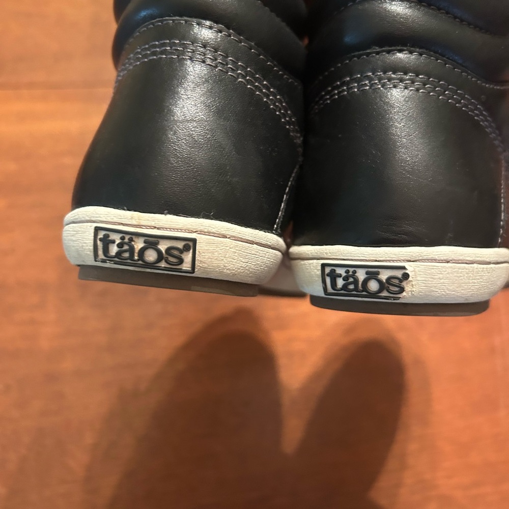 Taos Footwear Black Sneakers Leather High-Top